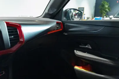 Car image 32