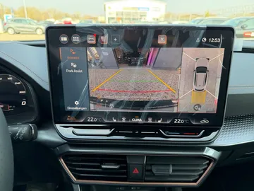 Car image 26