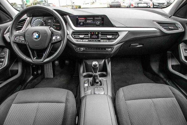 BMW 118i Advantage 100 kW image number 3