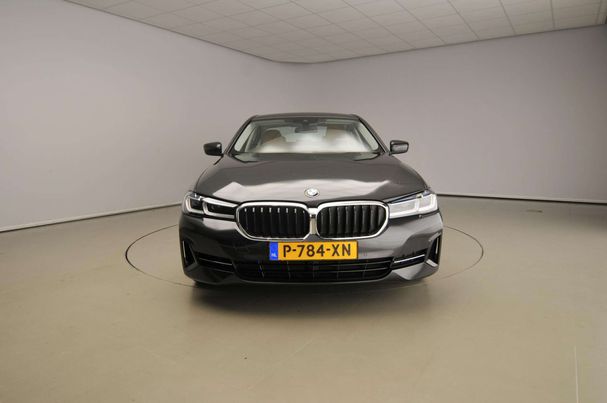 BMW 520i 135 kW image number 2