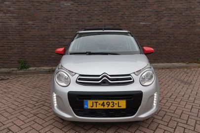 Car image 3