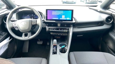 Car image 10