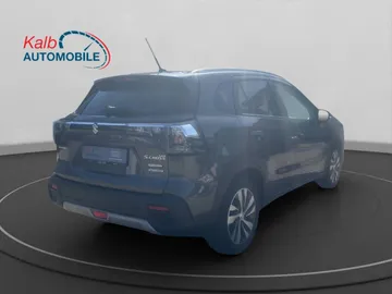 Car image 4