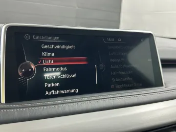 Car image 38