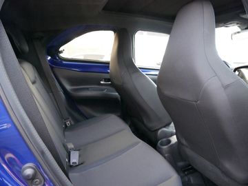 Car image 12