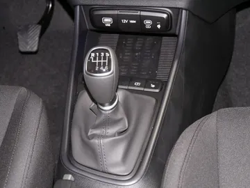 Car image 22