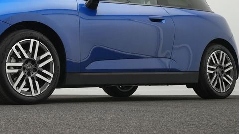 Car image 22
