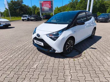 Car image 1