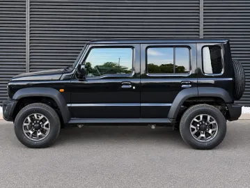 Car image 4