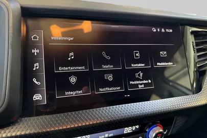 Car image 17