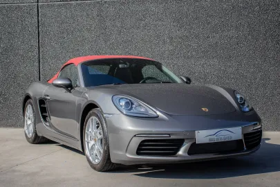 Car image 3