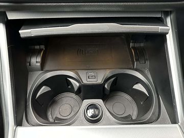 Car image 40