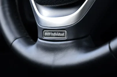 Car image 36