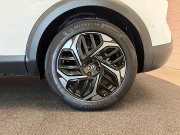 Car image 39
