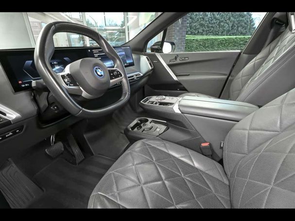 BMW iX xDrive40 240 kW image number 4