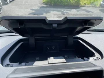Car image 46
