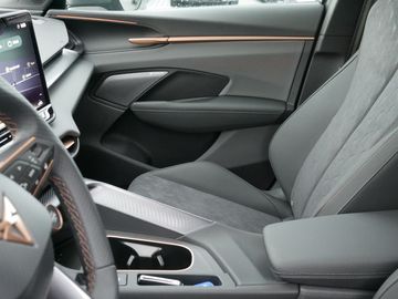 Car image 30