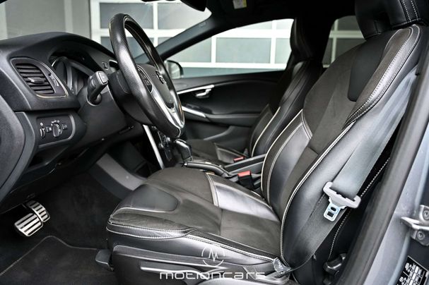 Volvo V40 D2 Momentum 88 kW image number 10