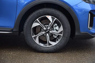 Car image 32