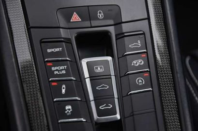 Car image 35