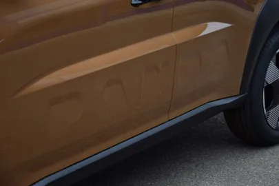 Car image 30