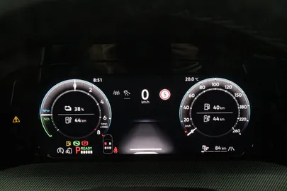 Car image 19