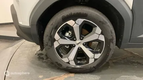 Car image 20