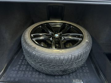 Car image 37