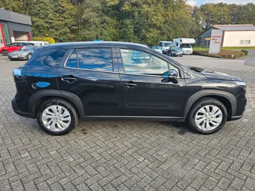 Car image 4