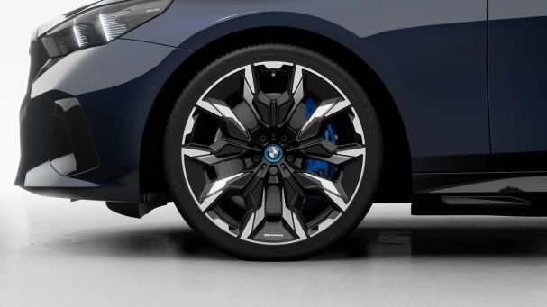 BMW i5 442 kW image number 5