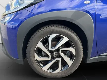Car image 21