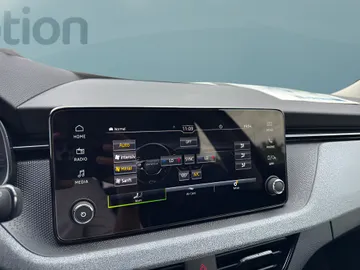 Car image 29