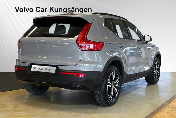 Volvo XC40 B4 Plus Dark 147 kW image number 2