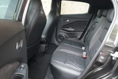Car image 30