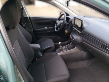 Car image 14