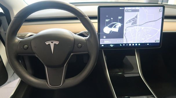 Tesla Model 3 Standard Range Plus 190 kW image number 15