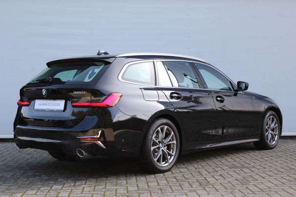 BMW 320i Touring Luxury Line 135 kW image number 2