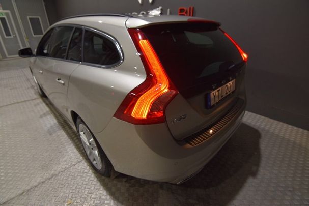 Volvo V60 AWD D5 172 kW image number 15