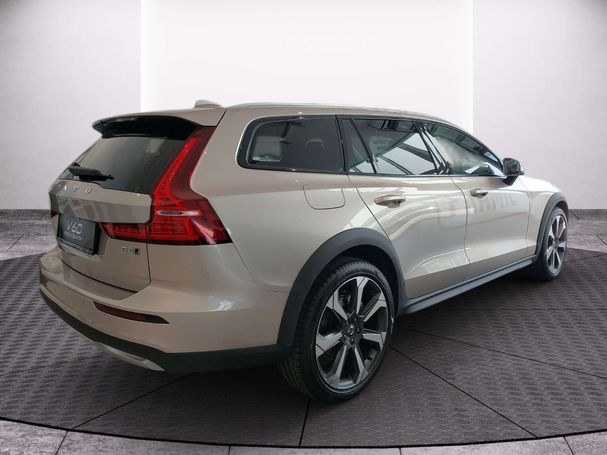 Volvo V60 Cross Country AWD B4 145 kW image number 8