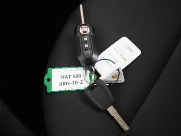Car image 32