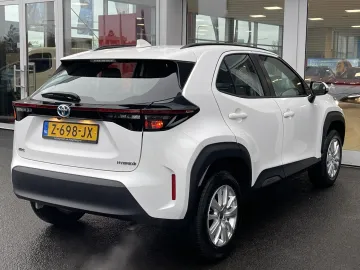 Car image 5