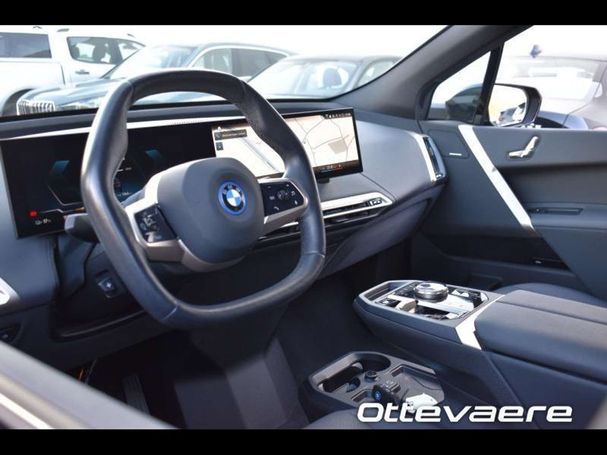 BMW iX xDrive40 240 kW image number 4