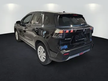 Car image 4