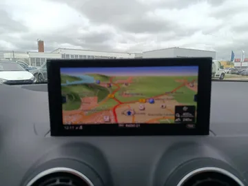 Car image 26