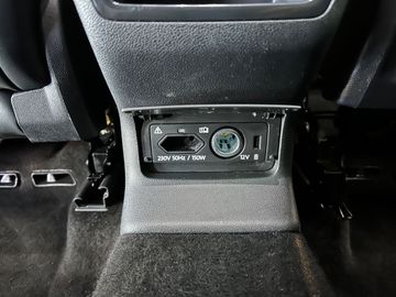 Car image 37