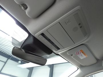 Car image 38