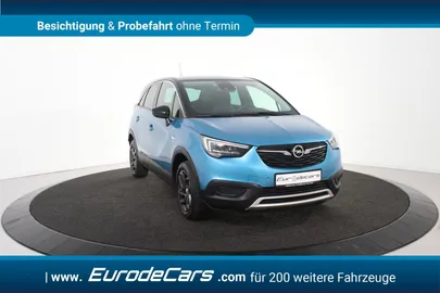 Car image 4
