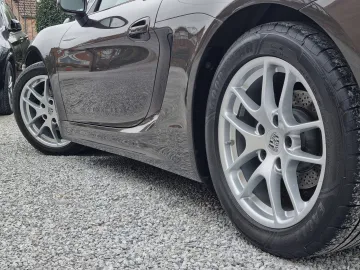 Car image 28