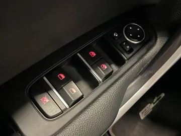 Car image 48