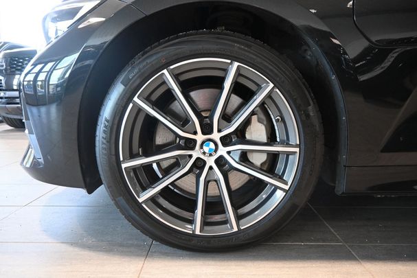 BMW 330 e Sport Line 216 kW image number 6